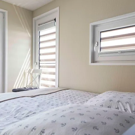 Hausboot Moeweninsel - Lp15 Hotel en barco *