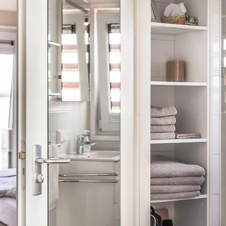 Hausboot Moeweninsel - Lp15 بوتيل *