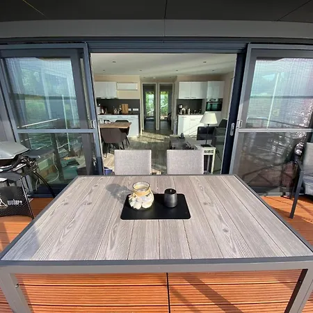 Hausboot Moeweninsel - Lp15 بوتيل *